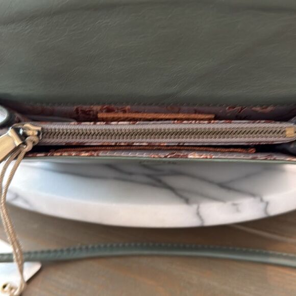 NWT HOBO Convertible Leather Baguette Bag Wristlet - Picture 5 of 6